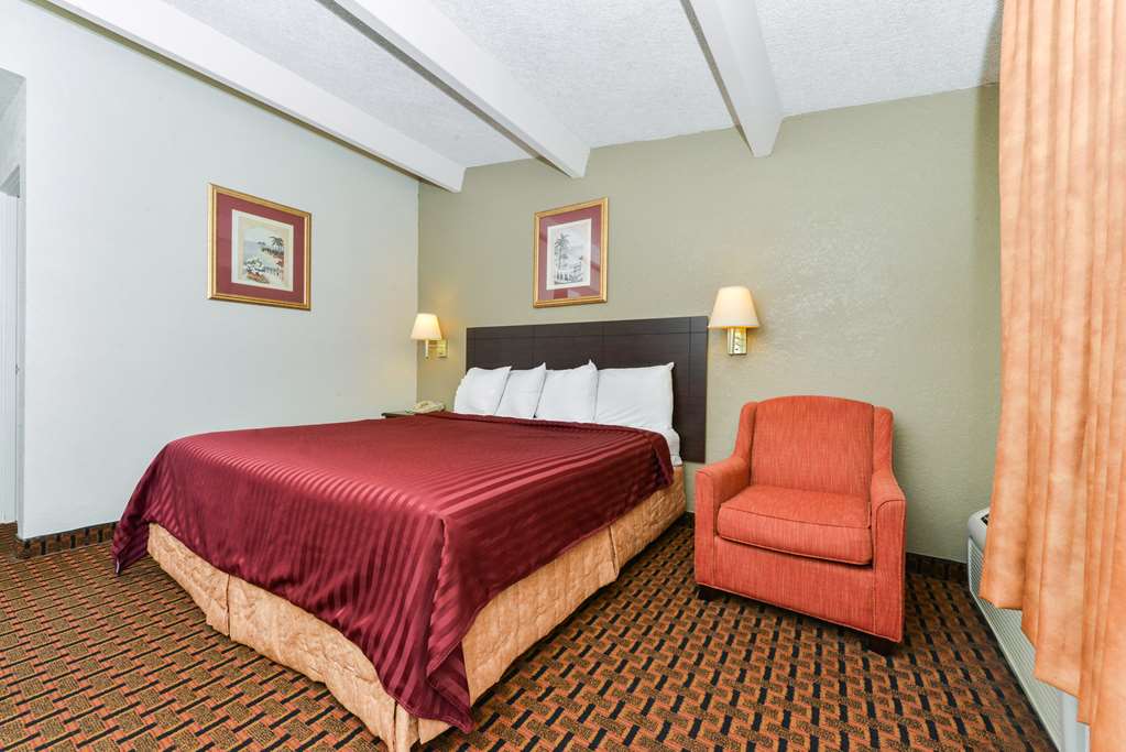 Americas Best Value Inn Sarasota Downtown - photo 13