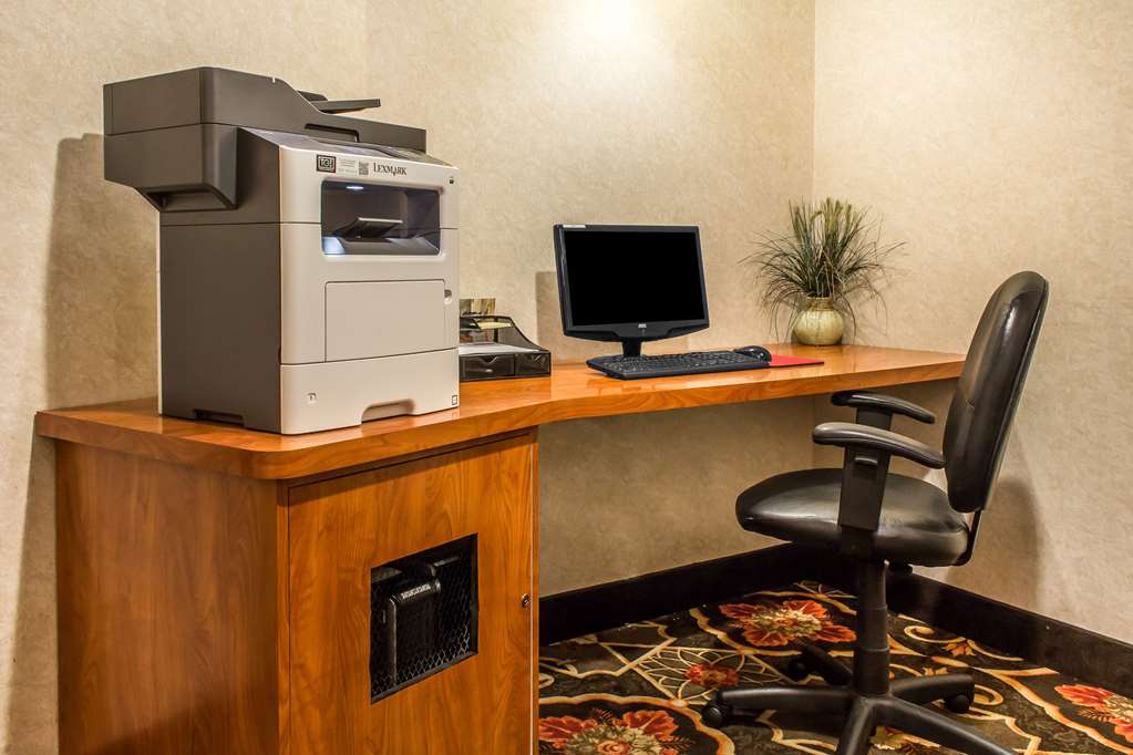 Clarion Hotel Philadelphia International Airport - photo 19