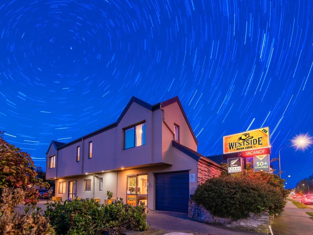 298 Westside Motor Lodge — 4-Star Luxury Hotel in Christchurch, New Zealand
