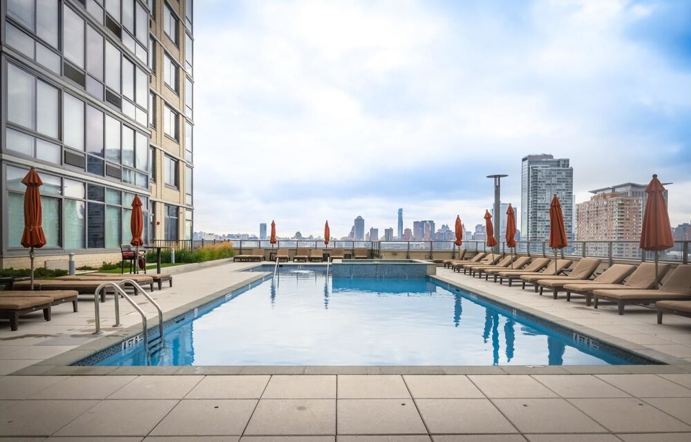 M Suites at Newport - photo 18