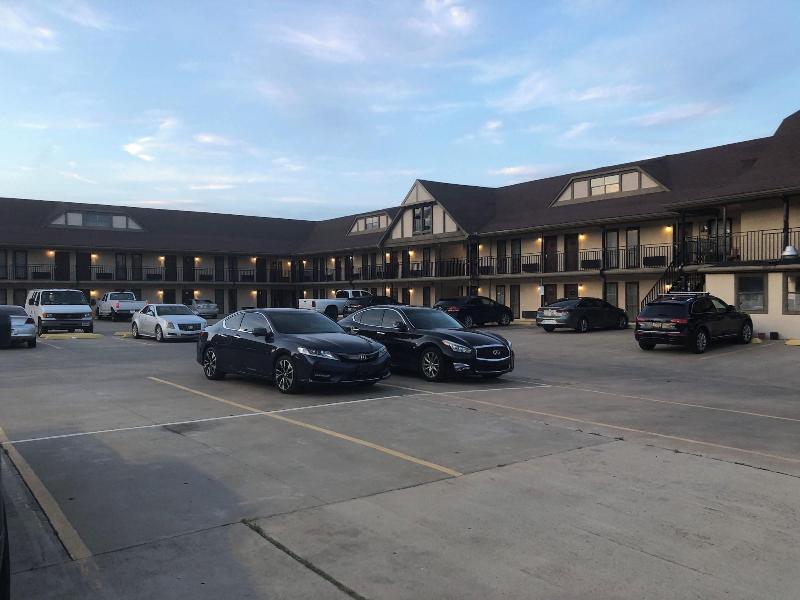 Executive Inn - carbon neutral hotel in Edmond