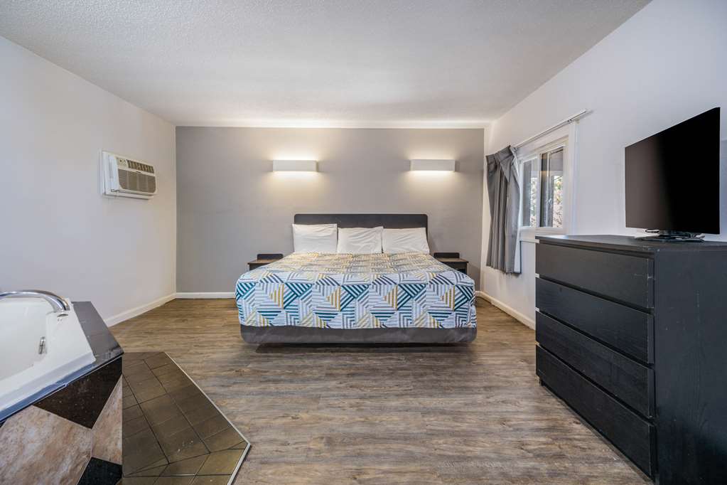 Motel 6 Toms River NJ Near Seaside Heights - photo 8
