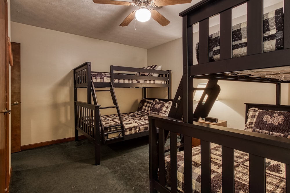 Pinecrest Hotel B - photo 24