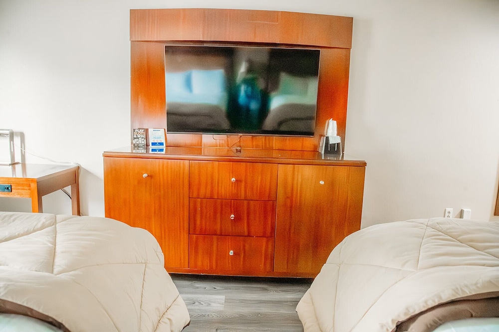 Country Garden & Suites - photo 21