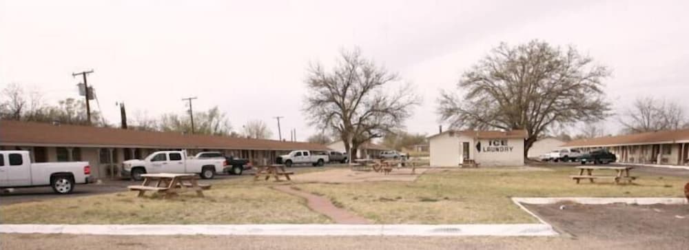 Andrews Motor Inn - photo 32