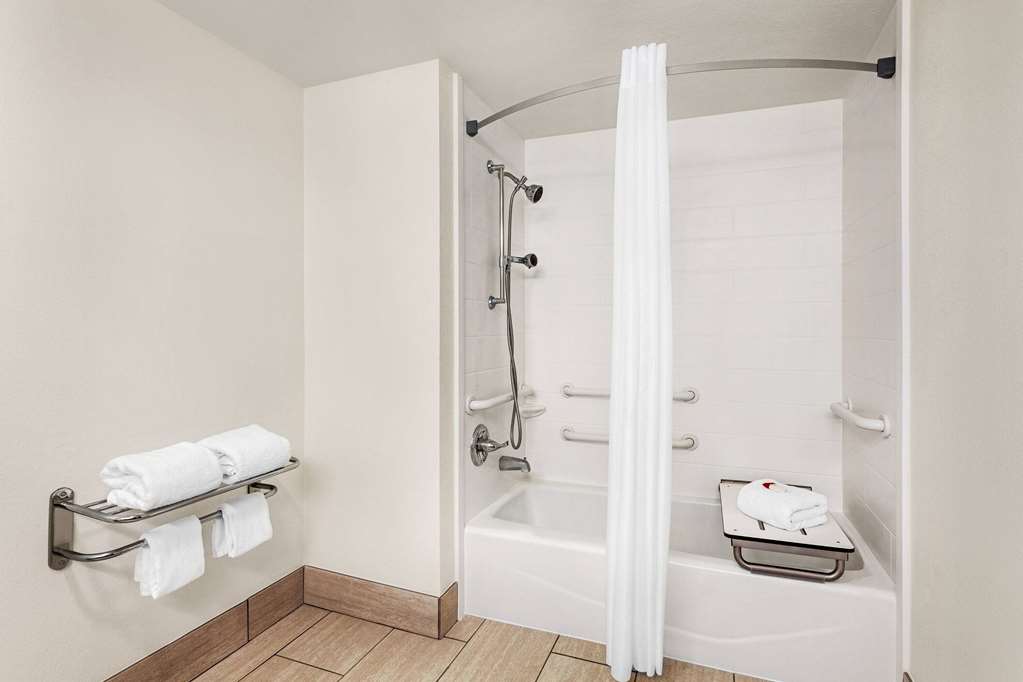 Ramada by Wyndham San Antonio Near SeaWorld Lackland AFB - photo 20
