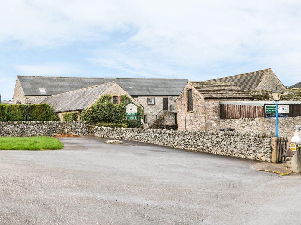 Lathkill Barn - carbon neutral hotel in Bakewell