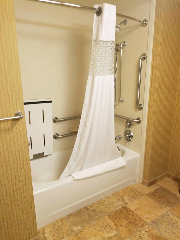 Hampton Inn Waynesburg - photo 26