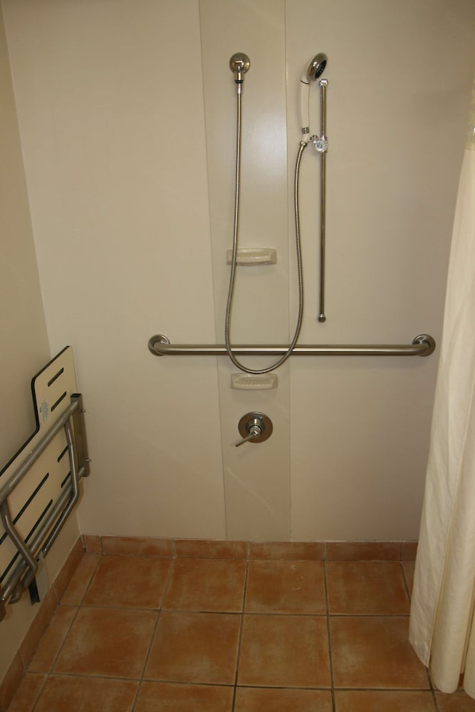 Hampton Inn Guntersville - photo 14