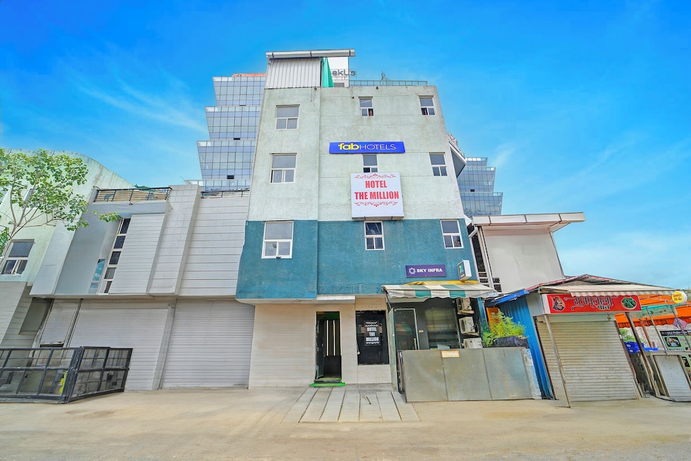 Fabhotel Million - last minute hotel in Indore