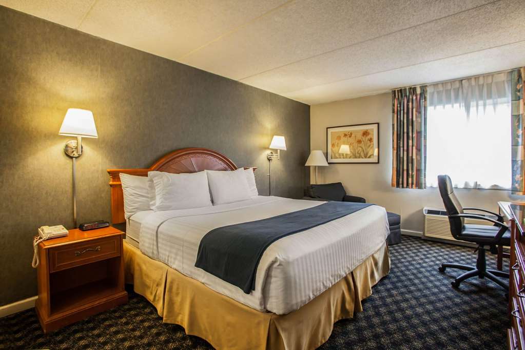 Quality Inn and Suites St Charles West Chicago - photo 16
