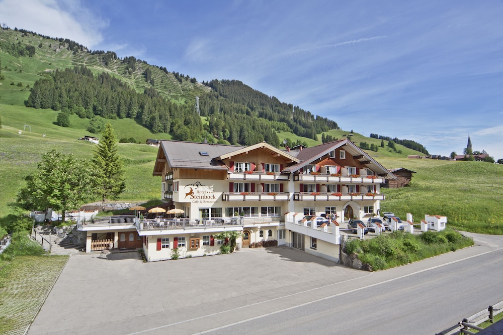 Hotel Steinbock - carbon neutral hotel in Mittelberg