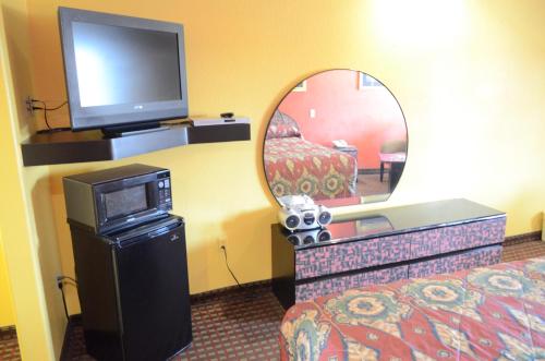 Palace Inn South Loop East - photo 11
