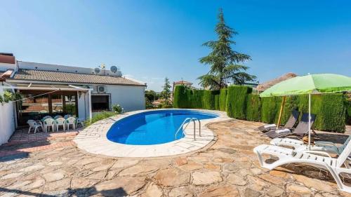 Spacious Villa with Private Pool in Monachil — 4-Star Luxury Hotel in Monachil, Spain