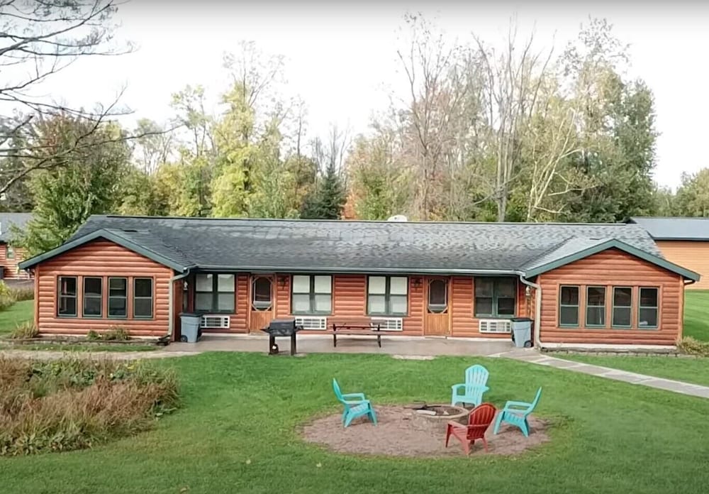 Lena's Northern Pines Resort - photo 36