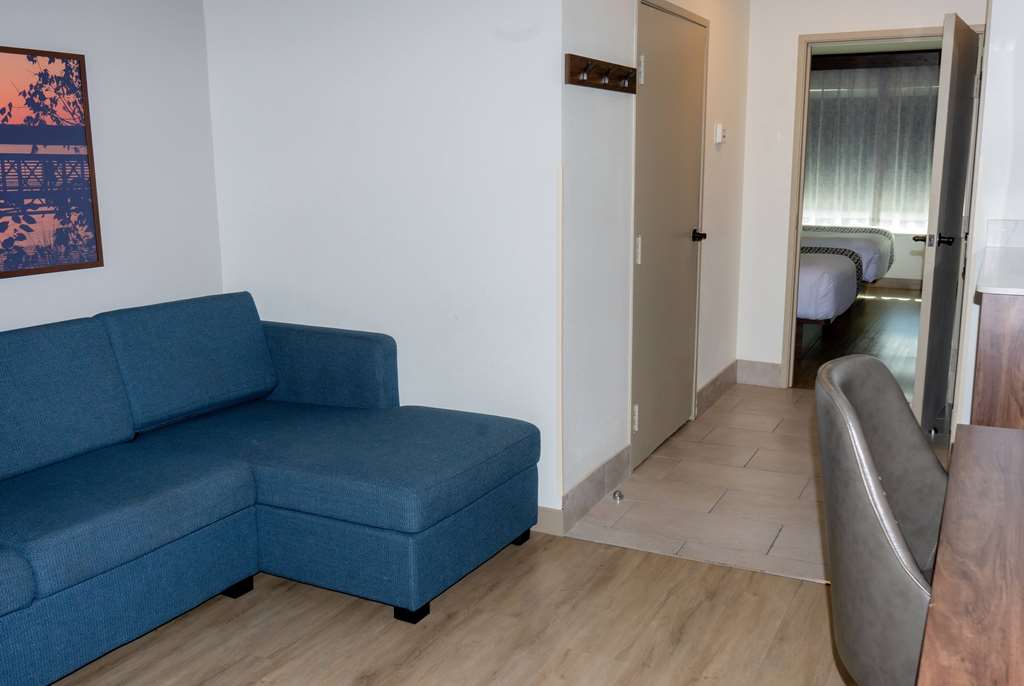 La Quinta Inn & Suites by Wyndham Dallas Mesquite - photo 56