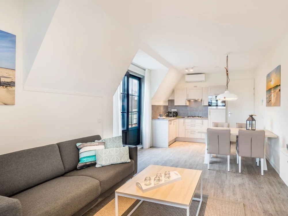 Luxurious Apartment With two Bathrooms 1 km From the Beach — 4-Star Luxury Hotel in Koudekerke, Netherlands