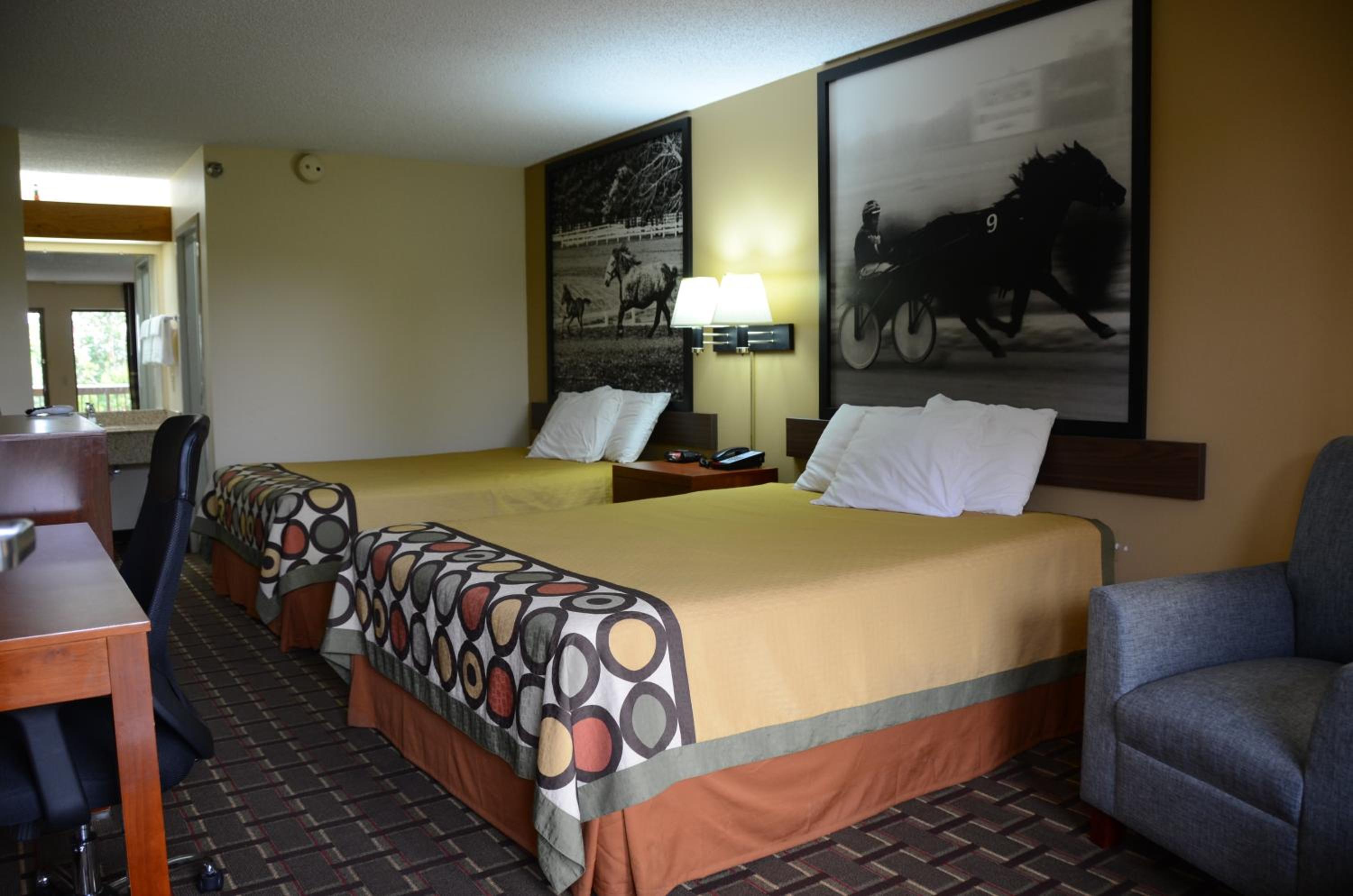 Super 8 by Wyndham Franklin Hwy 31 - photo 11