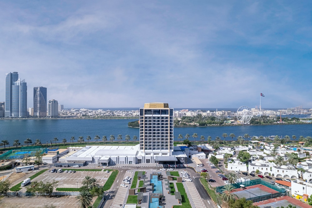 Hotel Holiday International - carbon neutral hotel in Sharjah