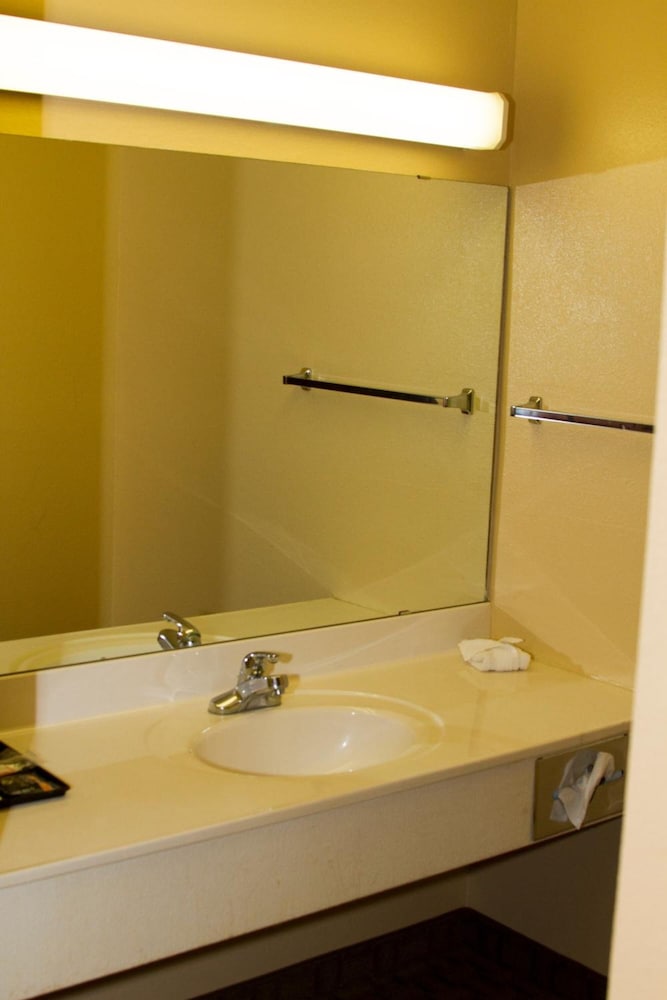 Cottonwood Inn - photo 19