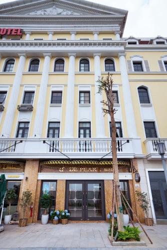 De Pearl Hotel in Ha Long, Vietnam