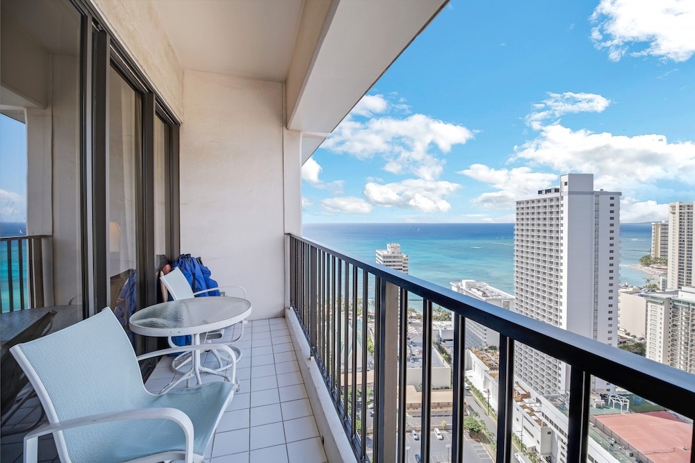 Waikiki Banyan Condo Located One Block From Waikiki Beach by Koko Resort Vacation Rentals - photo 150
