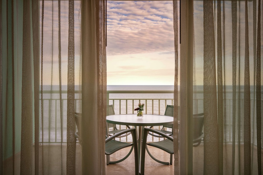 Hilton Ocean City Oceanfront Suites - photo 9