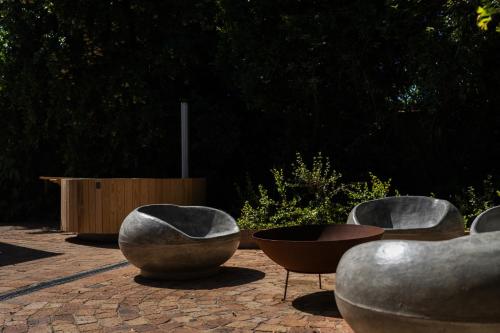Avemore Winelands Home wood fired hottub and full power back up — 4-Star Luxury Hotel in Stellenbosch, South Africa
