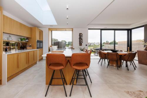 New Property a luxurious new home in Bosham — 4-Star Luxury Hotel in Bosham, United Kingdom