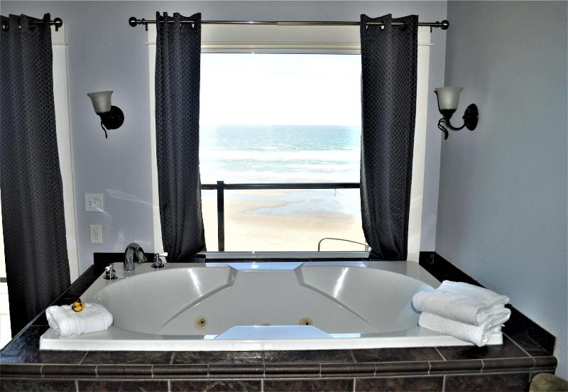Starfish Manor Oceanfront Hotel - photo 40