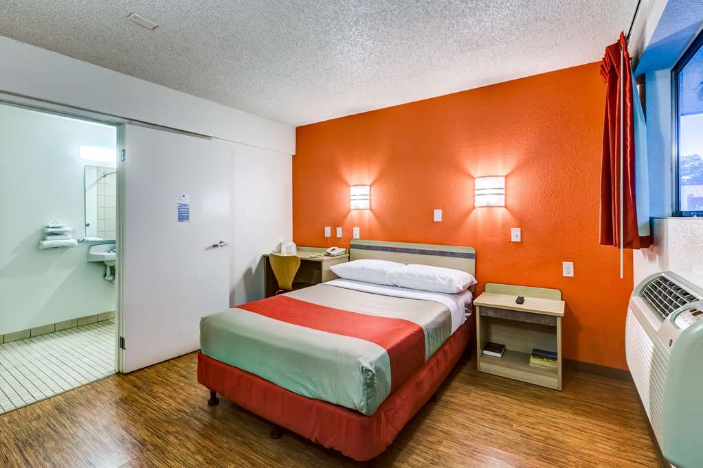 Motel 6 Wheat Ridge CO West Denver North - photo 13