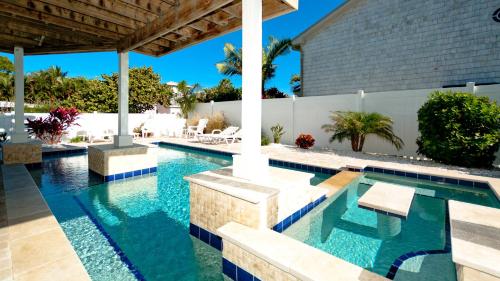 AMI Retreat 746 Jacaranda in Anna Maria, United States