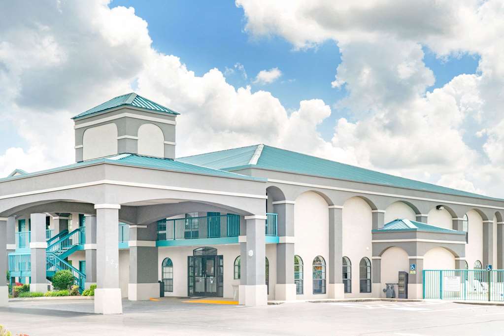 Super 8 by Wyndham Murfreesboro in Murfreesboro, United States