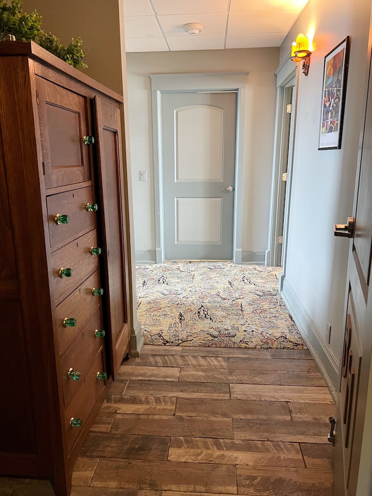 The Blackhawk Hotel - photo 2