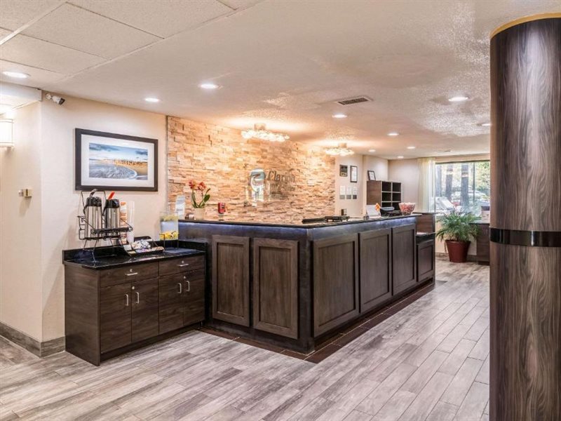 Lake Norman Inn and Suites — hotel in Cornelius