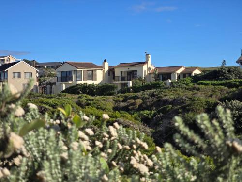 Ocean Mooring Beach Apartments — 4-Star Luxury Hotel in Port Alfred, South Africa