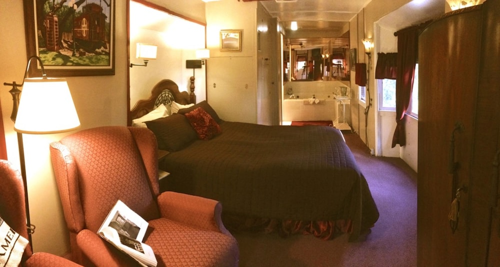 Featherbed Railroad Company - photo 2