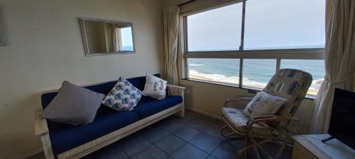 703 High Tide Holiday Apartment Main Beach Amanzimtoti — 4-Star Luxury Hotel in Amanzimtoti, South Africa