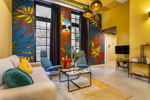 AmazINN Collection Valencia Centro EVI — 4-Star Luxury Hotel in Valencia, Spain
