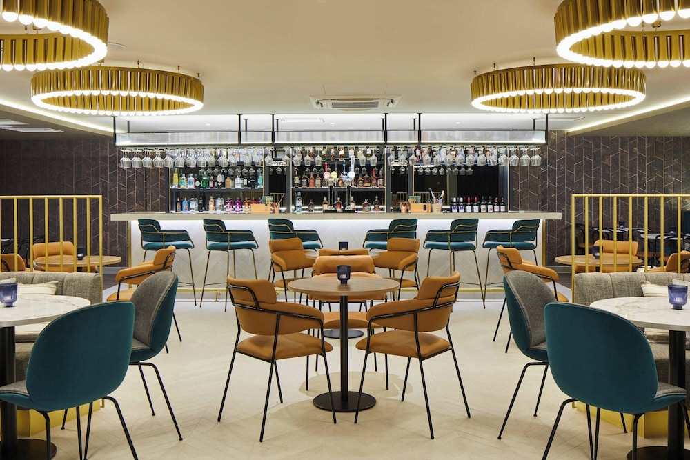 Courtyard By Marriott London Heathrow Airport — Hayes