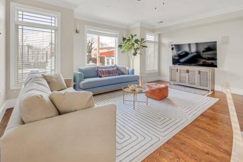 SkyHouse JC New 3BR Apt with Private Rooftop — 4-Star Luxury Hotel in Jersey City, United States