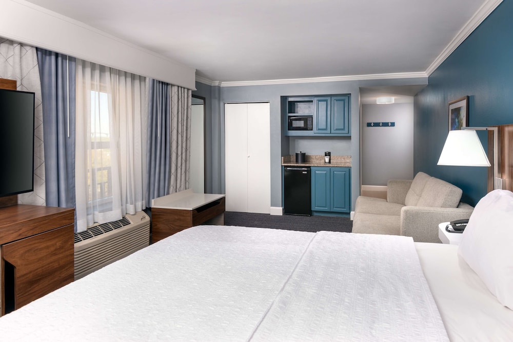 Hampton Inn Savannah Historic District - photo 20