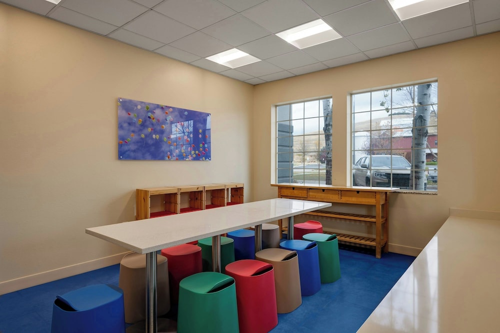 Fairfield by Marriott Inn & Suites Missoula Airport - photo 40