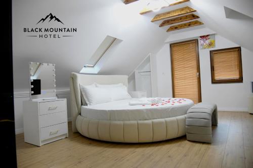 BlackMountain Hotel in Bajram Curri, Albania