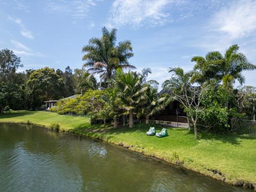 Lakeside Bliss LJHooker Yamba — carbon neutral stay, Yamba