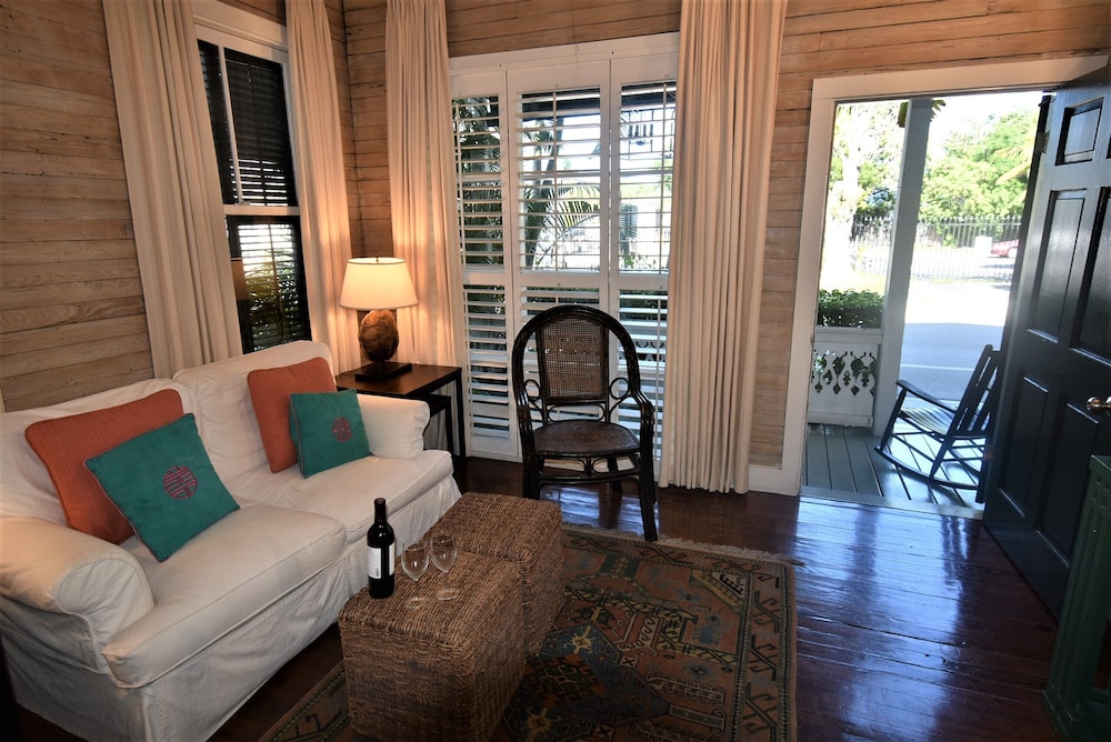 Simonton Court Historic Inn & Cottages - photo 181