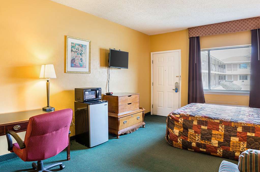 Rodeway Inn Roswell West - photo 20