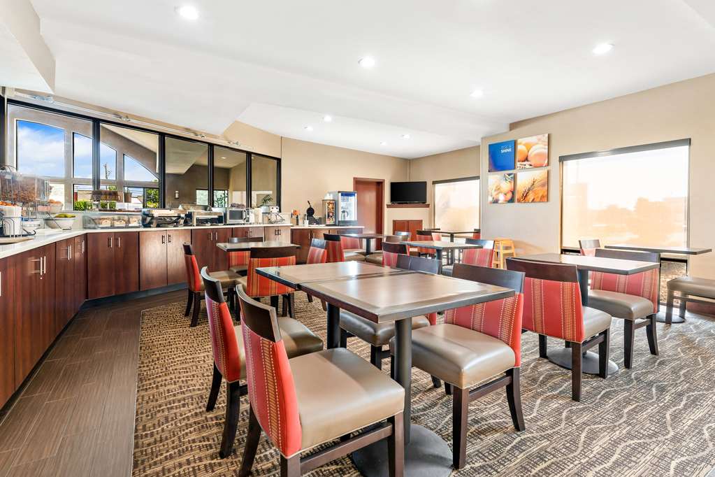 Comfort Suites near Robins Air Force Base - photo 33