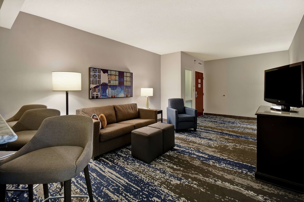 Embassy Suites Charleston - photo 21