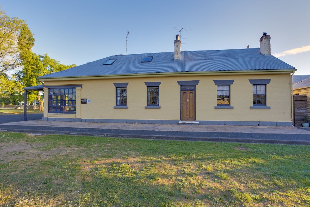 White's Corner — 4-Star Luxury Hotel in Rokeby, Australia